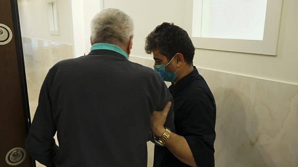 بهیار سالمند در خانه سالمندان