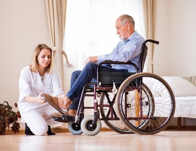 مراقبت از سالمند بعد از سکته مغزی: عوارض و مراقبت پس از سکته