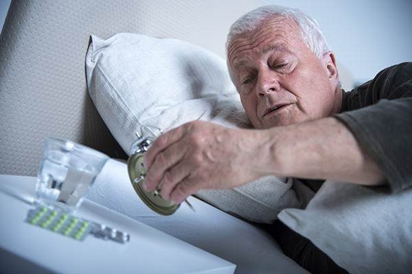 درمان های خانگی برای مشکل خواب در خانه سالمندان